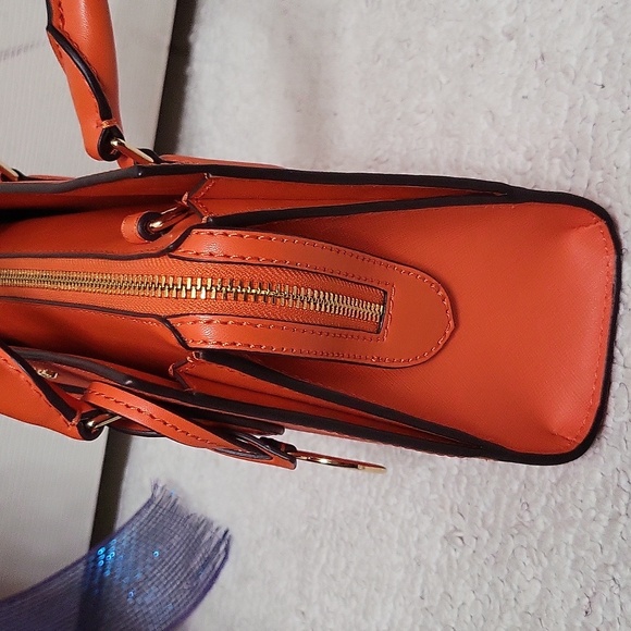 Michael Kors Sheila Small Satchel - Picture 6 of 11